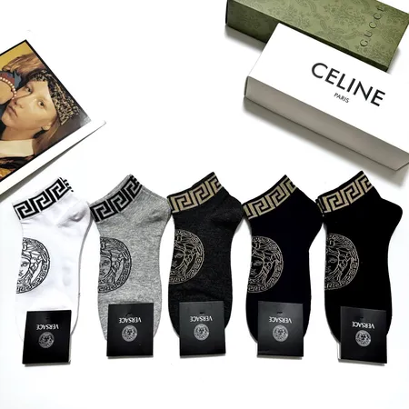 スーパーコピー ヴェルサーチ 靴下