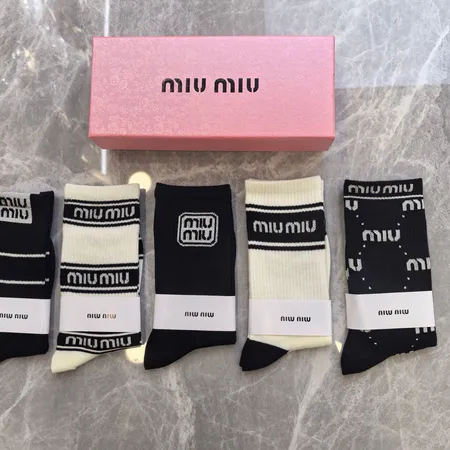 スーパーコピー ミュウミュウ 靴下