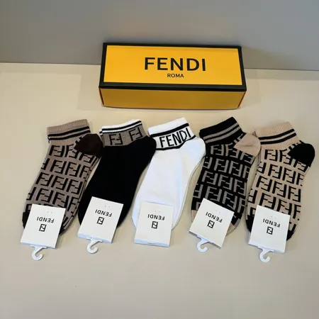 スーパーコピー ヴェルサーチ 靴下