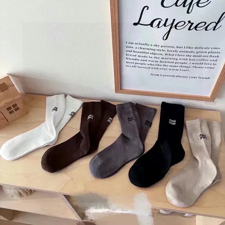 スーパーコピー ミュウミュウ 靴下