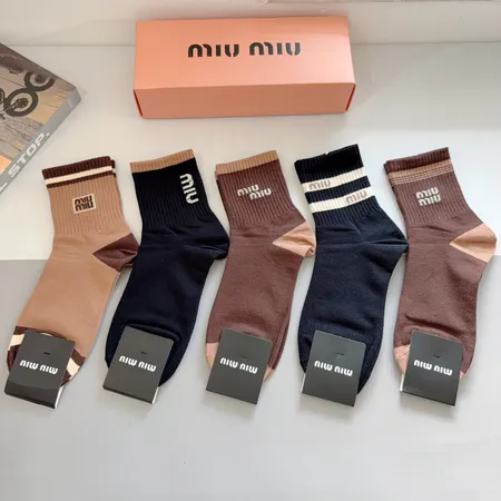 スーパーコピー ミュウミュウ 靴下