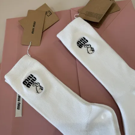 スーパーコピー ミュウミュウ 靴下