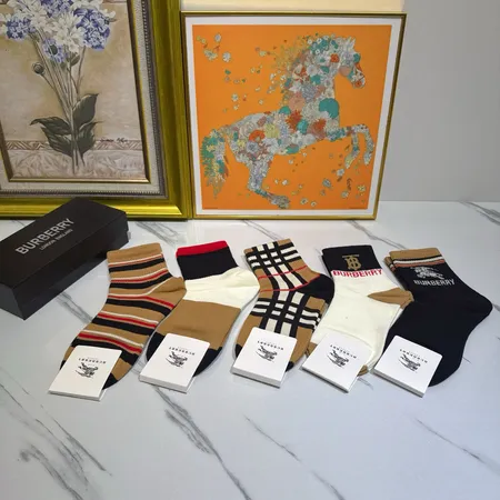  スーパーコピー プラダ 靴下