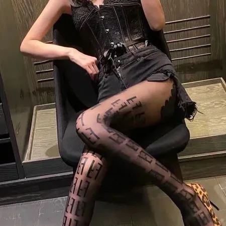 スーパーコピー ヴェルサーチ 靴下