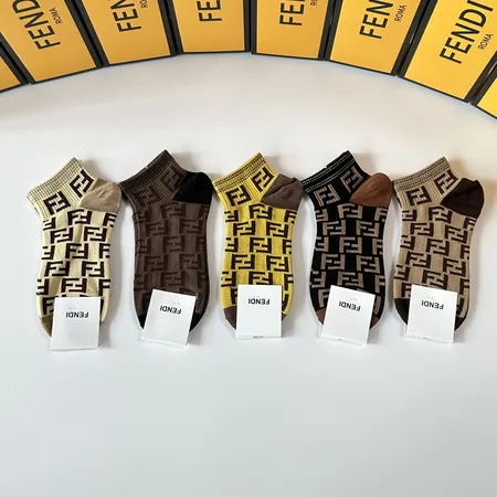 スーパーコピー ヴェルサーチ 靴下