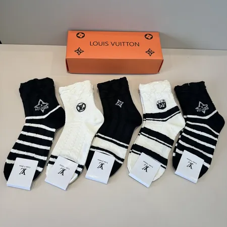 スーパーコピー ルイヴィトン 靴下