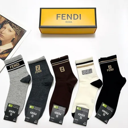 スーパーコピー ヴェルサーチ 靴下