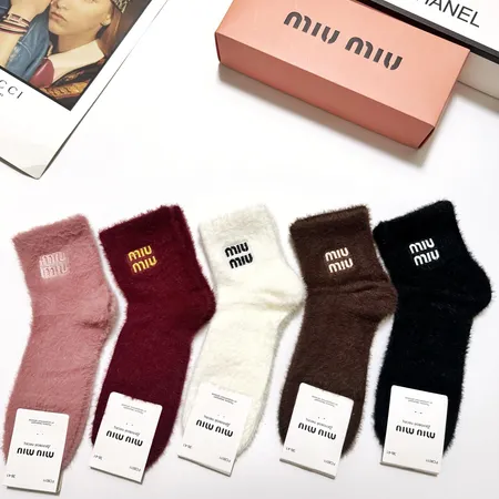 スーパーコピー ミュウミュウ 靴下