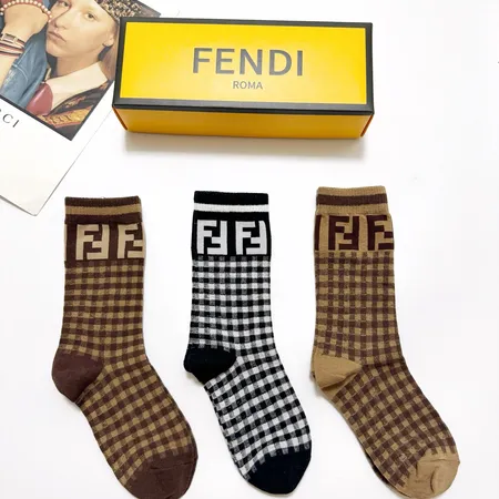 スーパーコピー ヴェルサーチ 靴下