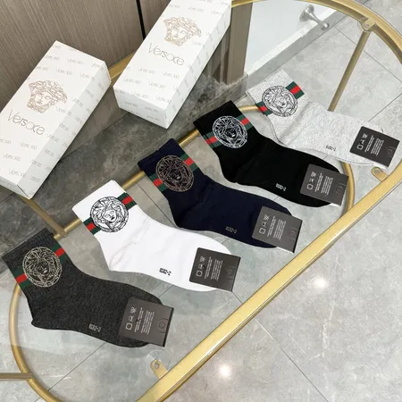 スーパーコピー ヴェルサーチ 靴下