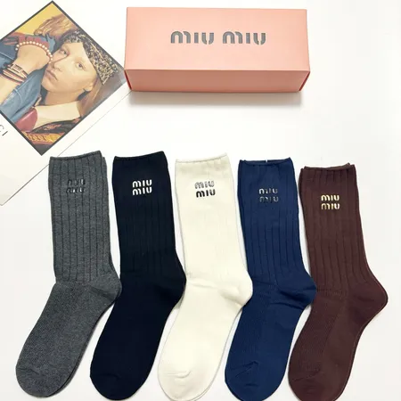 スーパーコピー ミュウミュウ 靴下