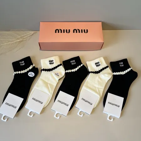 スーパーコピー ミュウミュウ 靴下