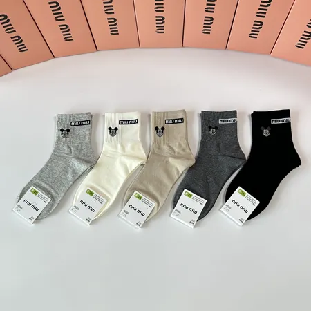 スーパーコピー ミュウミュウ 靴下