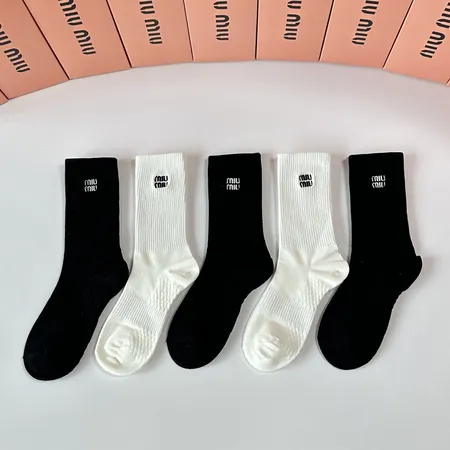 スーパーコピー ミュウミュウ 靴下