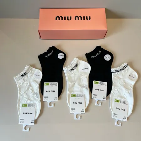スーパーコピー ミュウミュウ 靴下