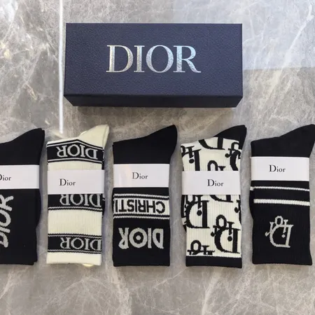 スーパーコピー ディオール 靴下