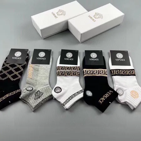 スーパーコピー ヴェルサーチ 靴下