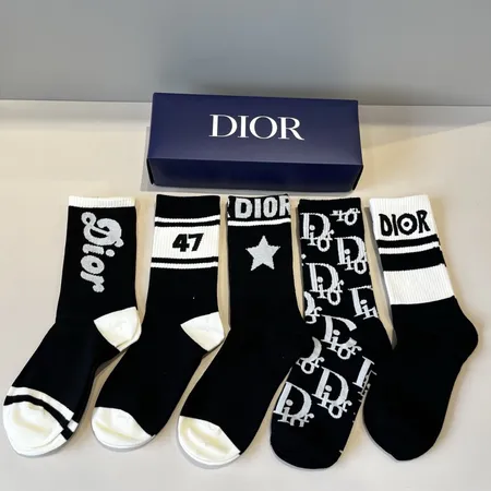  スーパーコピー グッチ 靴下