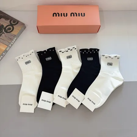 スーパーコピー ミュウミュウ 靴下