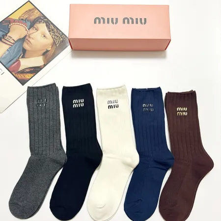 スーパーコピー ミュウミュウ 靴下