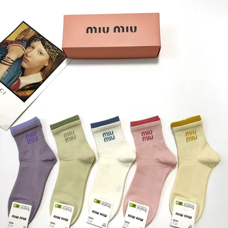 スーパーコピー ミュウミュウ 靴下