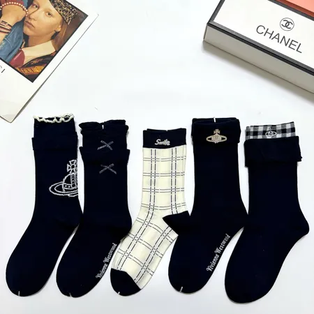  スーパーコピー ヴィヴィアン・ウエストウッド 靴下