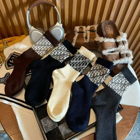 スーパーコピー ディオール 靴下