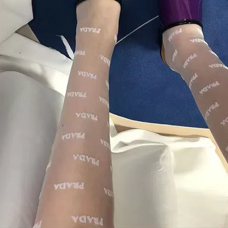 スーパーコピー プラダ 靴下