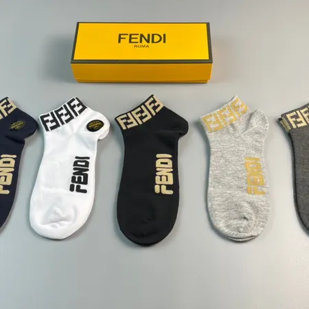 スーパーコピー ヴェルサーチ 靴下