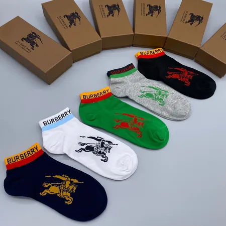 スーパーコピー プラダ 靴下