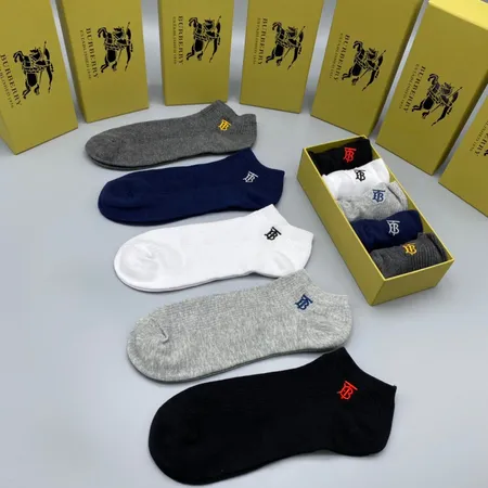スーパーコピー プラダ 靴下