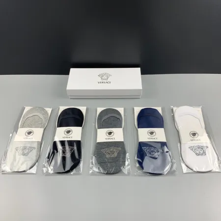 スーパーコピー ヴェルサーチ 靴下