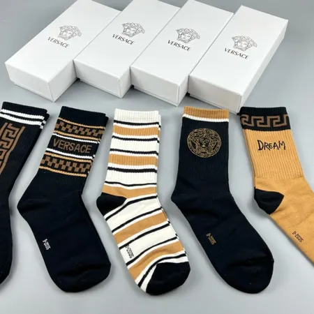 スーパーコピー ヴェルサーチ 靴下