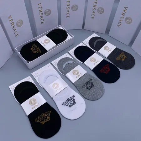 スーパーコピー ヴェルサーチ 靴下