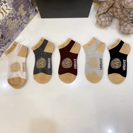 スーパーコピー ヴェルサーチ 靴下