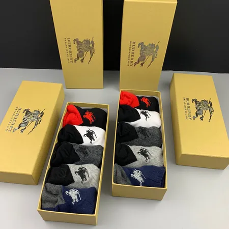 スーパーコピー プラダ 靴下