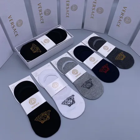 スーパーコピー ヴェルサーチ 靴下
