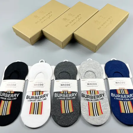 スーパーコピー プラダ 靴下