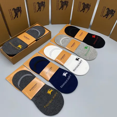  スーパーコピー プラダ 靴下