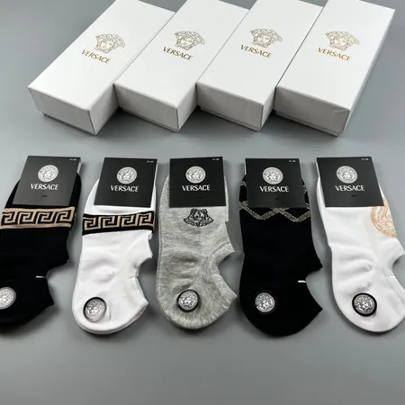 スーパーコピー ヴェルサーチ 靴下