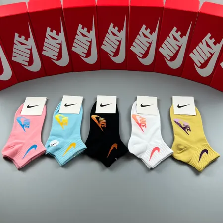 スーパーコピー ナイキ 靴下