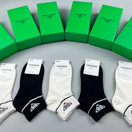 スーパーコピー バレンシアガ 靴下