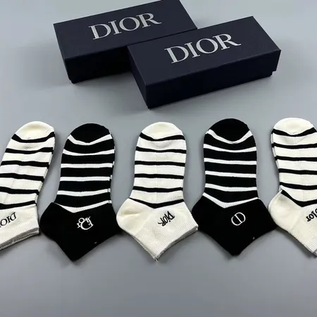 スーパーコピー ディオール 靴下