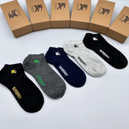 スーパーコピー プラダ 靴下