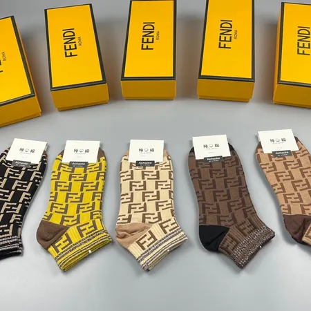 スーパーコピー ヴェルサーチ 靴下