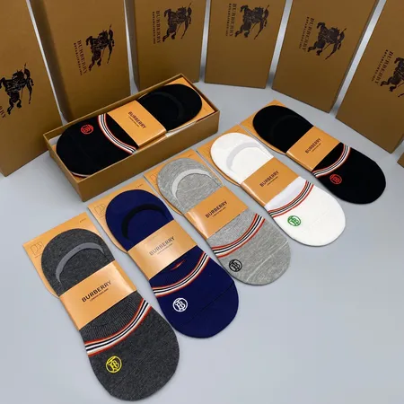 スーパーコピー プラダ 靴下