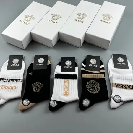 スーパーコピー ヴェルサーチ 靴下
