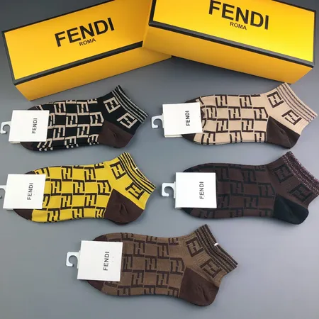 スーパーコピー ヴェルサーチ 靴下