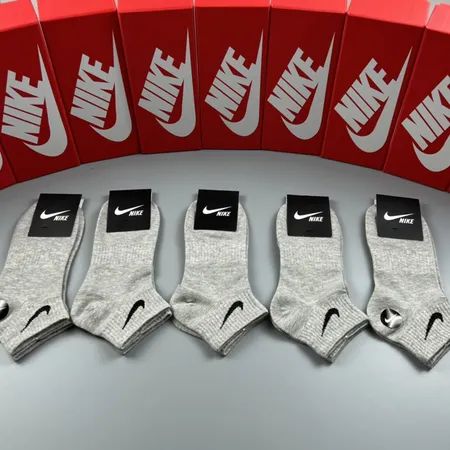  スーパーコピー ミュウミュウ 靴下