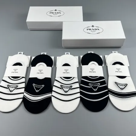 スーパーコピー プラダ 靴下